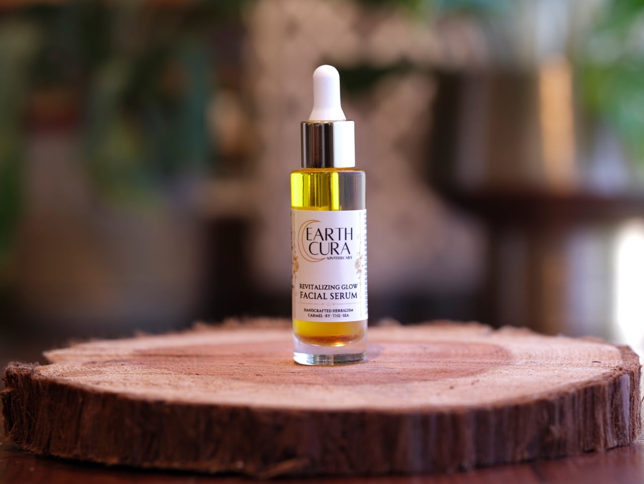 FACIAL SERUM -Revitalizing Glow - Daily Moisturizer