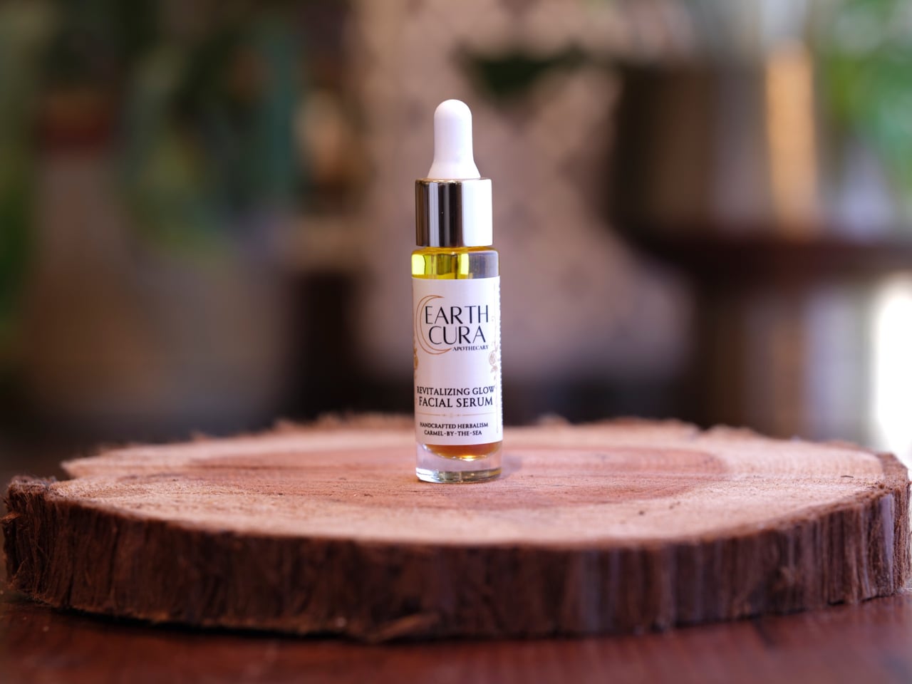 FACIAL SERUM -Revitalizing Glow - Daily Moisturizer